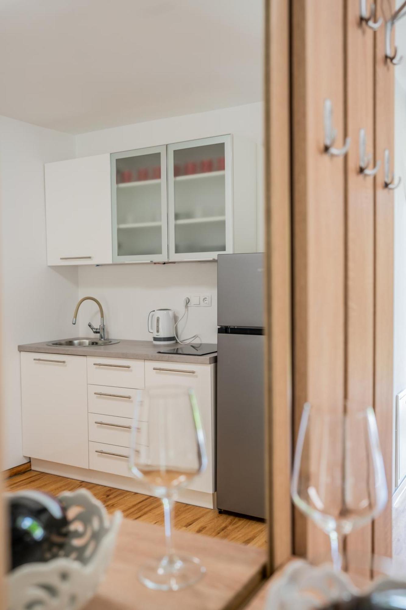 Ribnik Stari Trg Apartment Lesicno ห้อง รูปภาพ