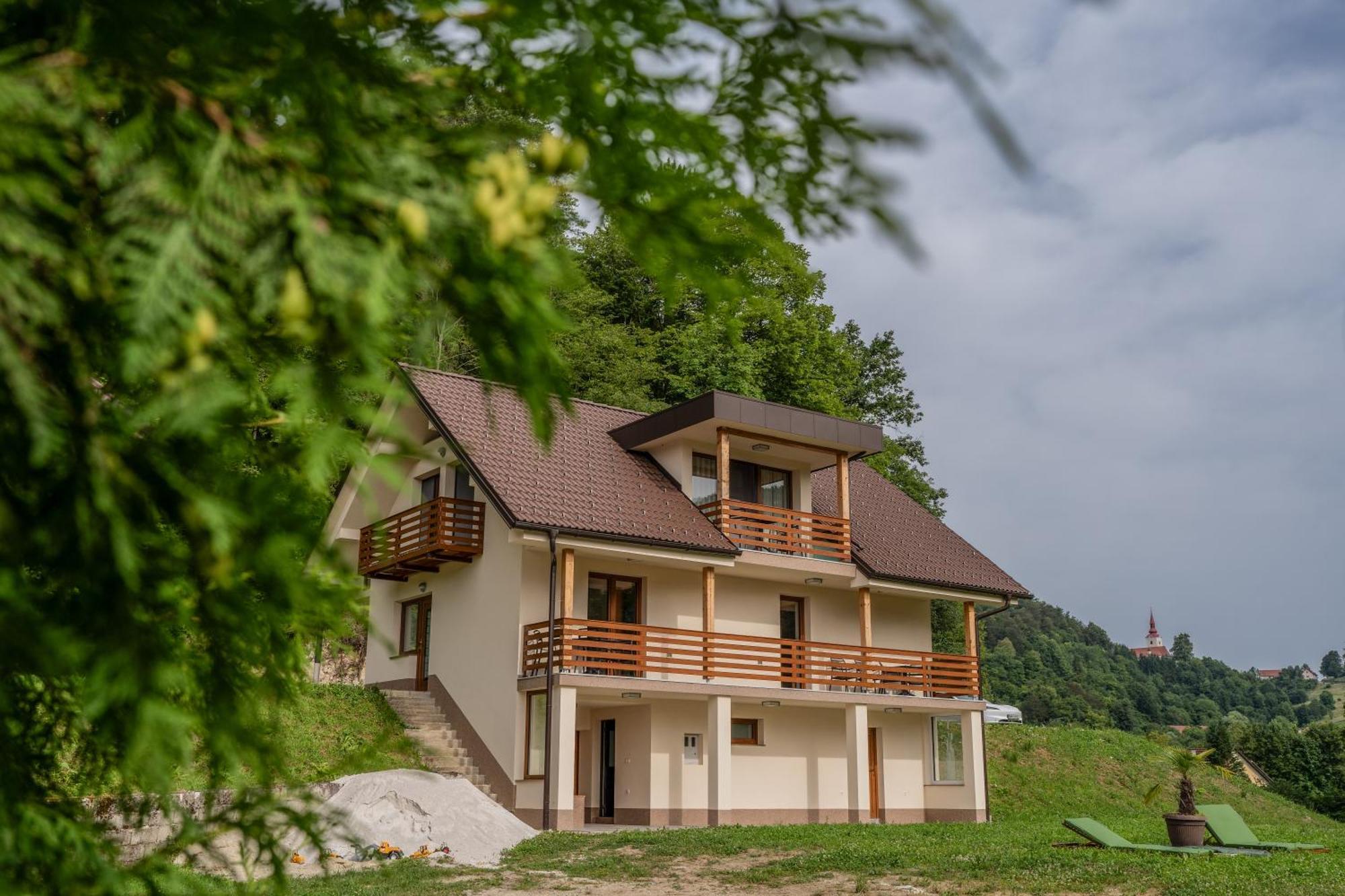 Ribnik Stari Trg Apartment Lesicno ภายนอก รูปภาพ