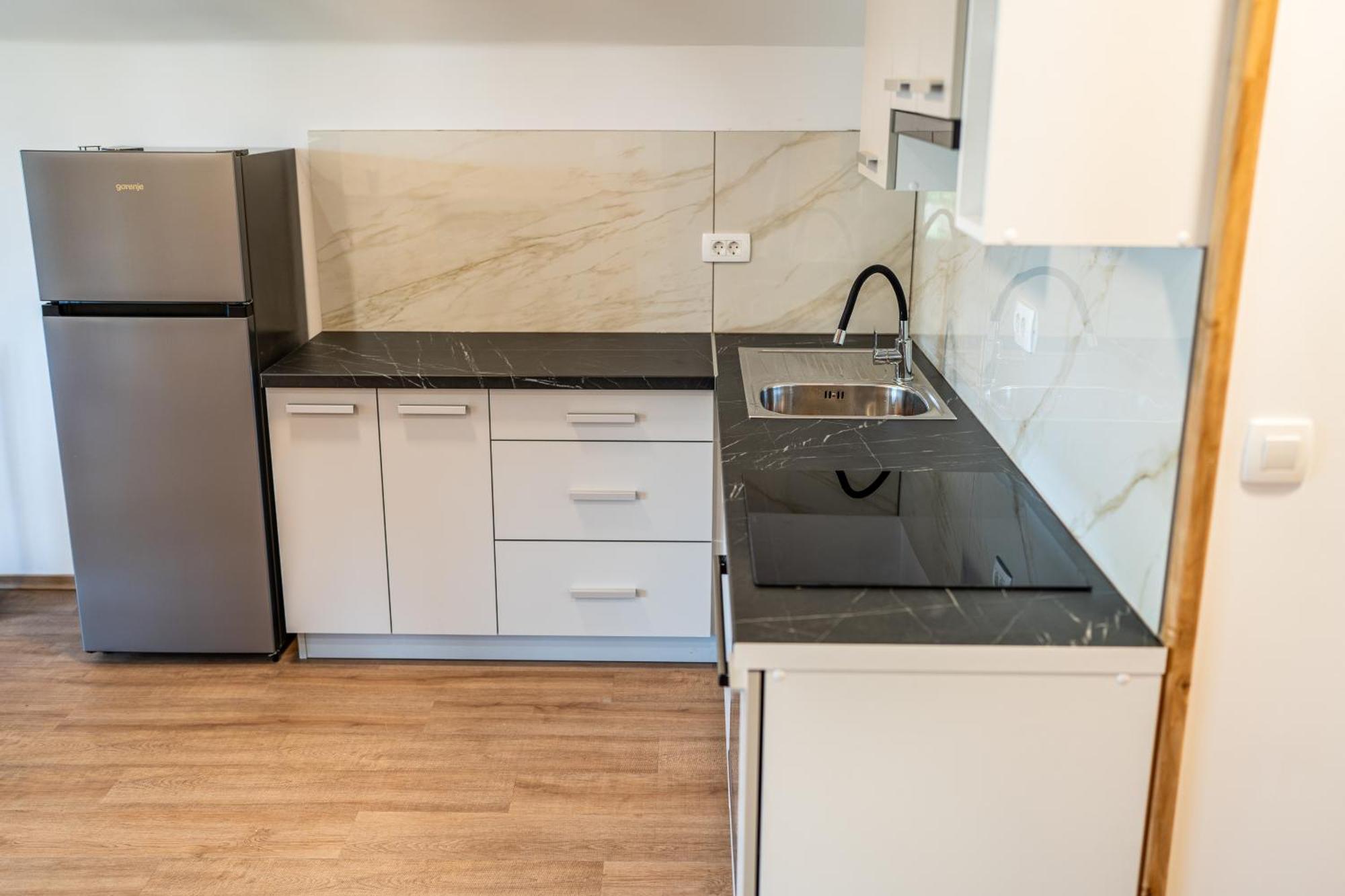 Ribnik Stari Trg Apartment Lesicno ภายนอก รูปภาพ