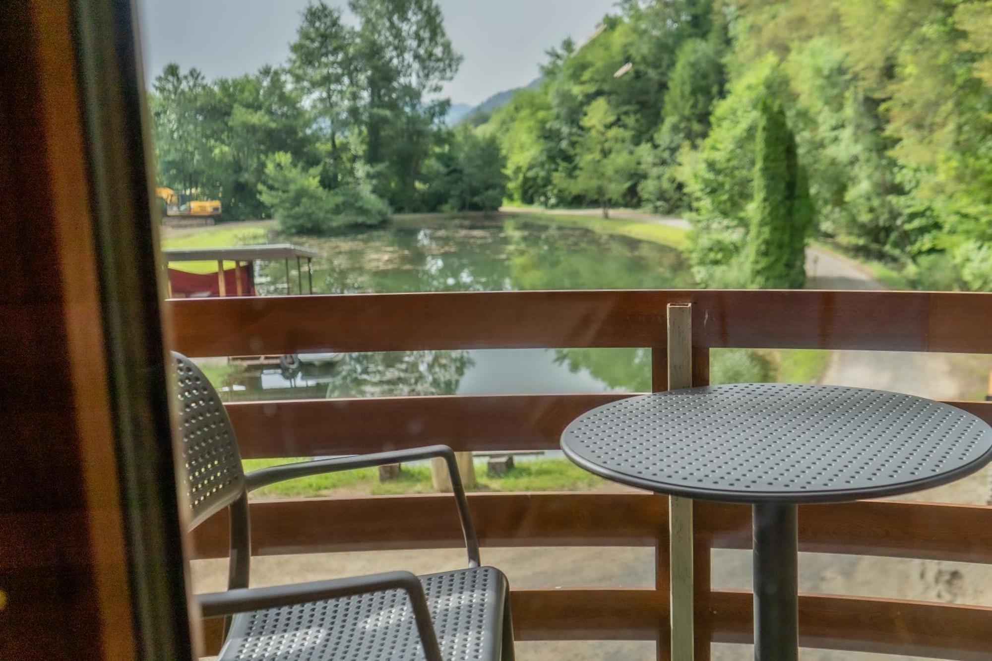Ribnik Stari Trg Apartment Lesicno ภายนอก รูปภาพ