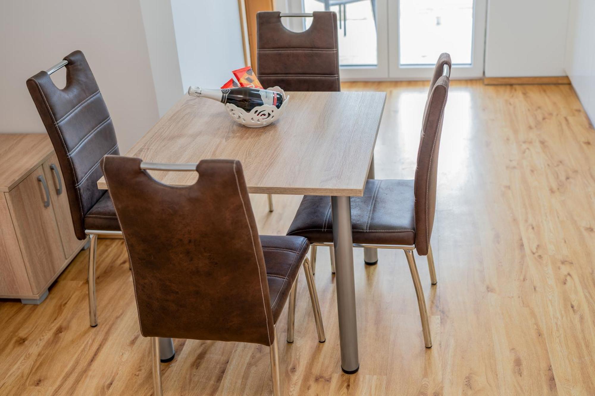 Ribnik Stari Trg Apartment Lesicno ห้อง รูปภาพ