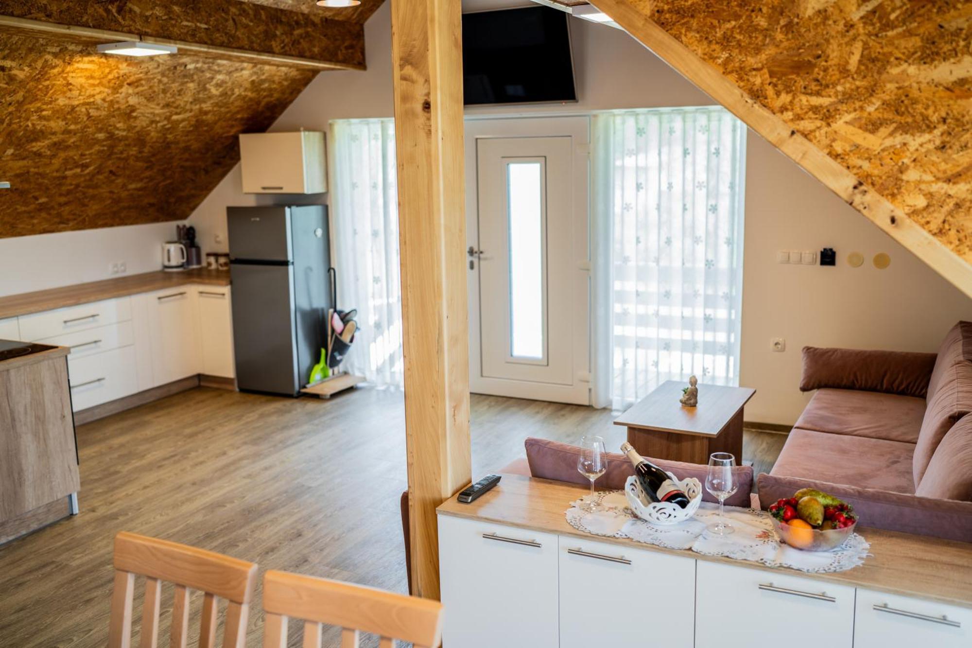 Ribnik Stari Trg Apartment Lesicno ภายนอก รูปภาพ