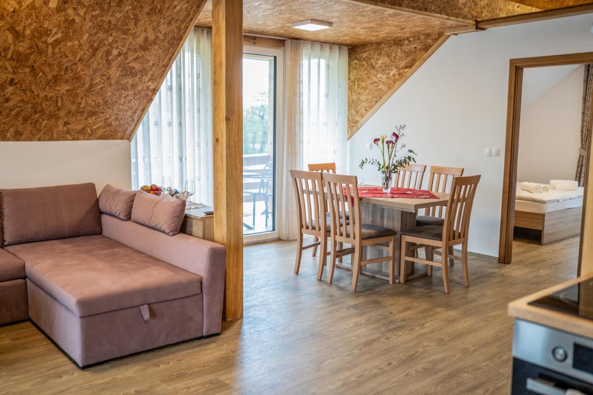 Ribnik Stari Trg Apartment Lesicno ภายนอก รูปภาพ